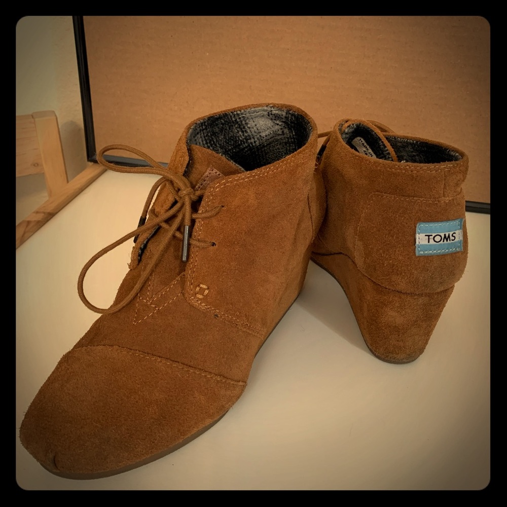Toms wedge shoes